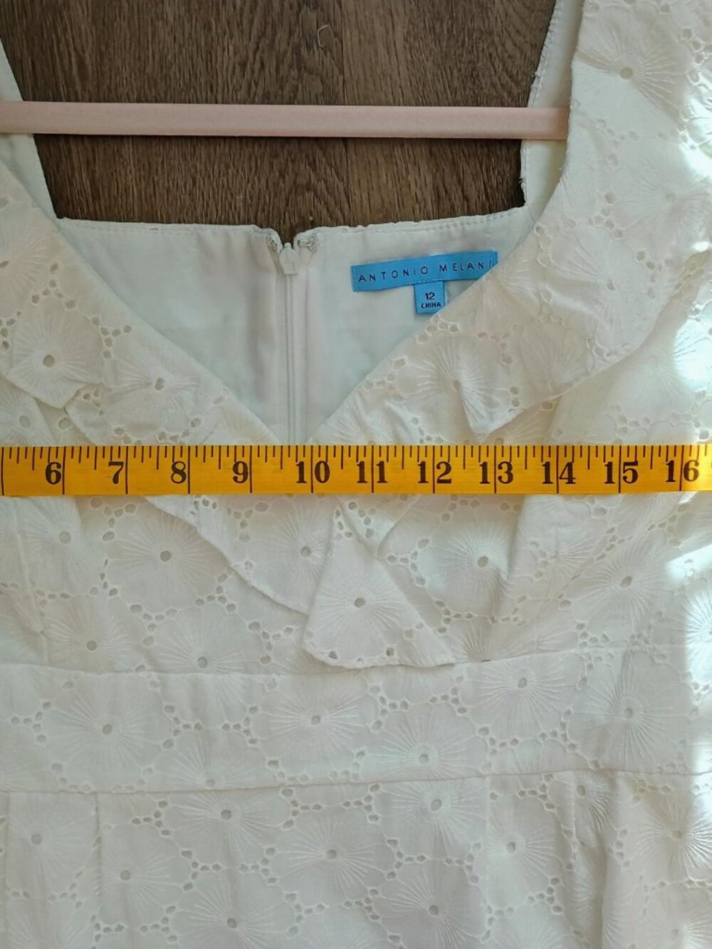 ๐ฎ๐BNWT ANTONIO MELANI WHITE FLORAL EYELET DRESS SLEEVELESS V NECK RUFFLE 12 - Picture 7 of 9